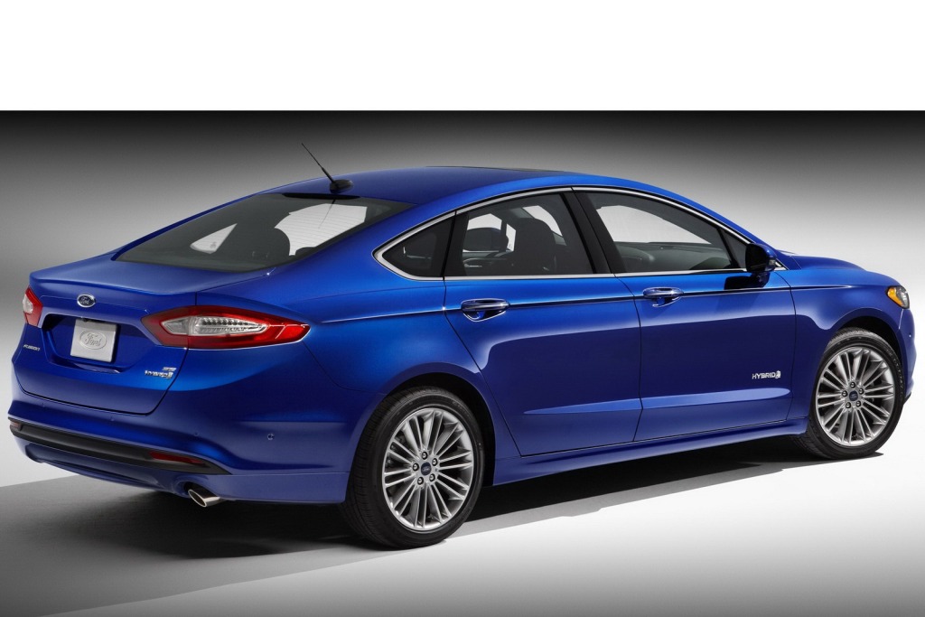 2013_Ford_Fusion_Sedan (6)-1b0.jpg
